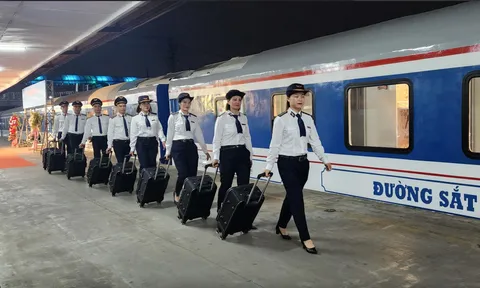 Đường sắt ra mắt đôi tàu chất lượng cao tuyến Hà Nội - Đà Nẵng
