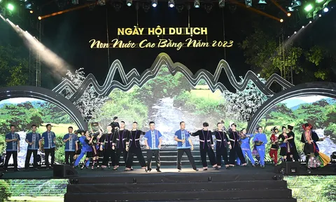 Tưng bừng khai mạc Ngày hội Du lịch Non nước Cao Bằng năm 2023