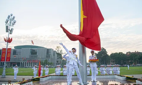 Thiêng liêng nghi lễ thượng cờ mừng Quốc khánh 2/9 trên Quảng trường Ba Đình