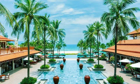 Furama Đà Nẵng vinh dự đạt giải thưởng “Cành cọ vàng ” của ngành du lịch World Luxury Awards 2025