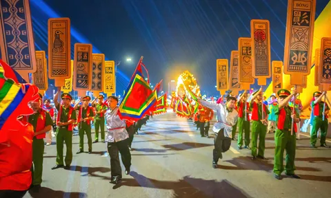 Gala “Tổ quốc bình yên” - Bản hùng ca bên sông Hàn thắp sáng du lịch Đà Nẵng