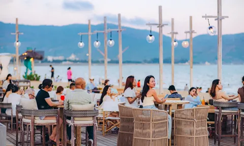 East West Brewing - Quy Nhon: điểm hẹn ngắm biển và thưởng bia giữa lòng phố biển