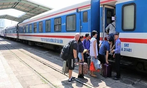 Đường sắt giảm giá vé đến 30% để thu hút khách sau cao điểm hè