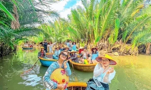 Có một “Nam Bộ trong lòng phố Hội”: Ấn tượng rừng dừa, thuyền thúng bồng bềnh trên sông