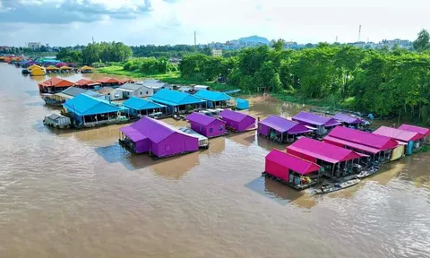 An Giang ra mắt “Làng bè sắc màu ngã ba sông Châu Đốc”