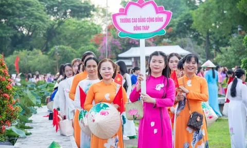 Lễ hội Sen Đồng Tháp thu hút trên 200.000 lượt khách, đạt hơn 99 tỷ đồng doanh thu