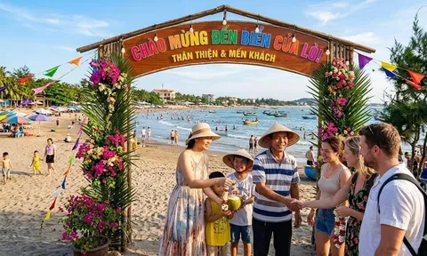 Nghệ An: Cửa Lò cấm buôn bán hàng rong, trải bạt ăn uống tại quảng trường và lâm viên