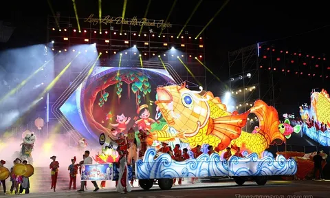 Tuyên Quang: Rực sáng đêm khai mạc Lễ hội Thành Tuyên 2026 - “Lung linh đêm hội trăng rằm”