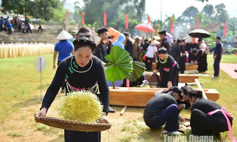 Côn Lôn, Tuyên Quang đón mùa cơm mới trong Lễ hội giã cốm