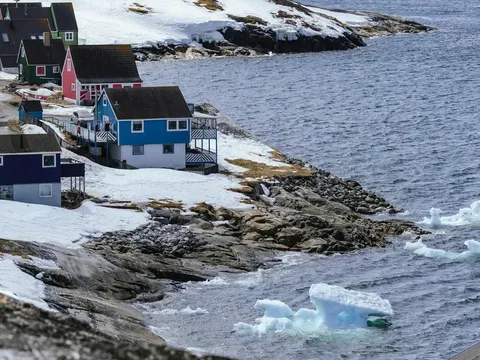 Đến Greenland, hãy đi nhẹ nói khẽ