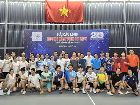 Sôi nổi Giải Cầu lông Hướng dẫn viên Du lịch Khánh Hòa mở rộng 2025