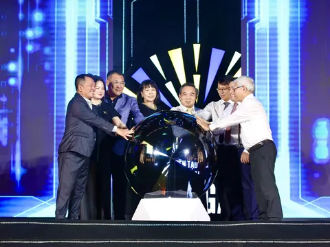 Đêm nghệ thuật 10 năm KDI Group: Vega City thắp sáng trải nghiệm bên Nha Trang