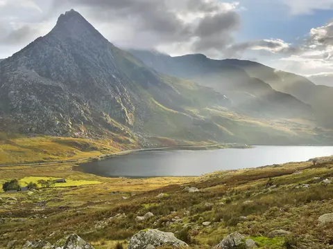 “Nín thở” trước vẻ đẹp xứ Wales