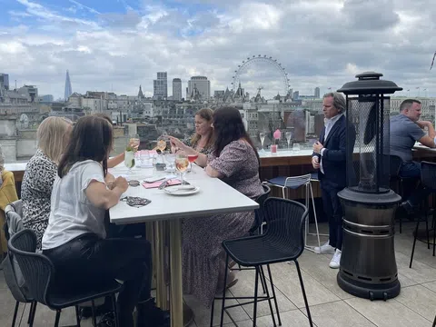 Review nhà hàng:  Blush Brunch tại The Rooftop , Khách sạn Trafalgar, London