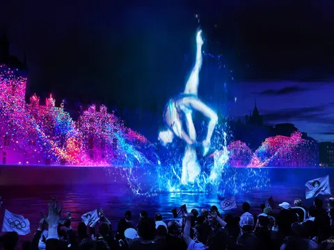 Thế vận hội Mùa hè Paris 2024, Lễ kỷ niệm hoành tráng dọc sông Seine
