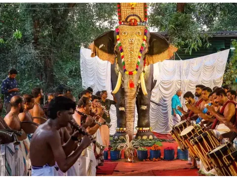 Độc đáo: ngôi đền tại Kerala thay thế voi sống bằng 'voi robot' cho các nghi lễ