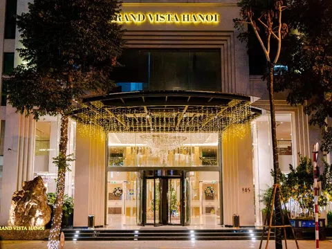 Khách sạn Grand Vista đạt chuẩn 5 sao quốc tế với lối kiến trúc hiện đại và dịch vụ cao cấp