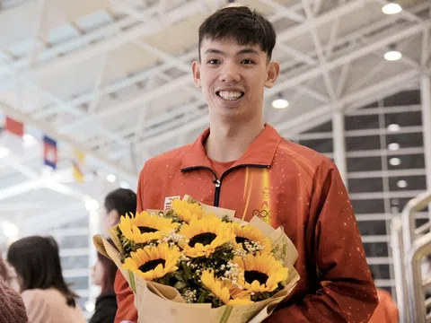 Kình ngư Nguyễn Huy Hoàng tự hào là người cầm cờ của Đoàn Thể thao Việt Nam tại SEA Games 32