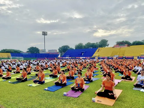 Hơn 1.000 người tham gia đồng diễn Ngày Quốc tế Yoga lần thứ 9 năm 2023 tại Bình Dương