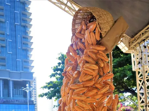 Mô hình thác bánh mì lớn nhất Việt Nam được trao bằng kỷ lục