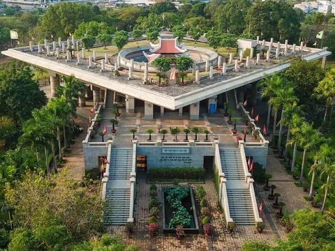 Thăm đền tưởng niệm các vua Hùng lớn nhất xứ Nam Bộ: tự hào cội nguồn dân tộc!