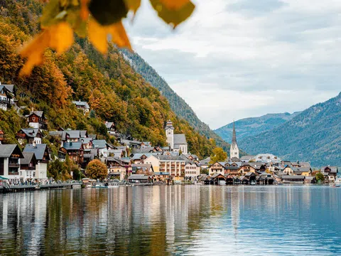 Chiêm ngưỡng khung cảnh mùa thu ở Hallstatt - Làng cổ bên hồ đẹp nhất thế giới