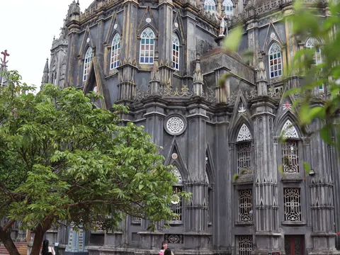 Khám phá nhà thờ hot nhất ở Nam Định: kiến trúc độc lạ, tưởng "đi lạc" đến châu Âu
