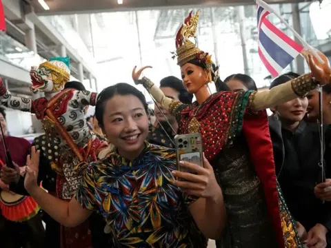 Trung Quốc miễn thị thực song phương với Thái Lan