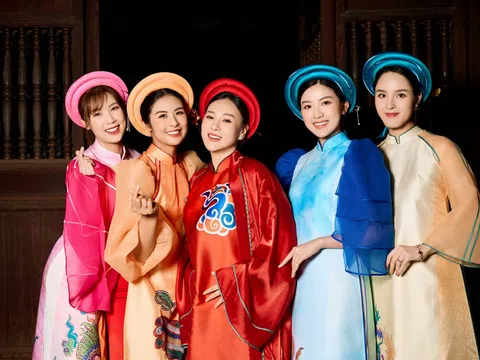 HH Ngọc Hân ra mắt BST áo dài lấy cảm hứng từ dòng tranh dân gian Kim Hoàng