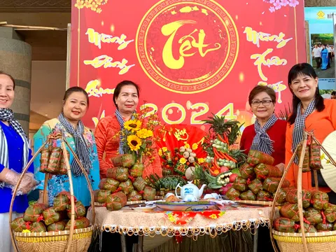 Mãn nhãn với 1.000 đòn bánh tét "tranh cử" cho Lễ dâng cúng bánh tét lên Quốc tổ Hùng Vương