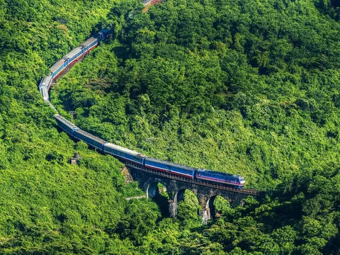 Khai trương tàu du lịch kết nối Di sản miền Trung: Hành trình đầy ấn tượng từ Huế đến Đà Nẵng