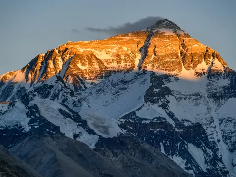 Trung Quốc mở lại con đường chinh phục Everest từ Tây Tạng cho khách nước ngoài