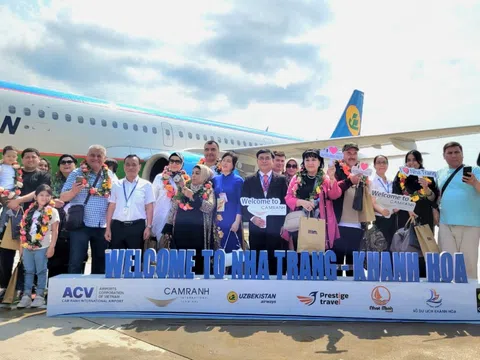 Khánh Hòa đón chuyến bay thương mại đầu tiên từ thành phố Tashkent (Uzbekistan)