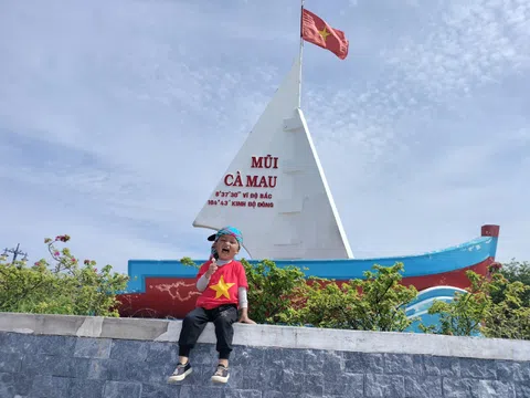 Đất nước Việt Nam hùng vĩ, tươi đẹp qua lời kể của nữ phượt thủ nhiều năm đưa con đi du lịch bằng xe máy