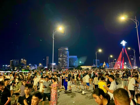 Biển người chen chúc ngắm pháo hoa quốc tế Đà Nẵng 2024