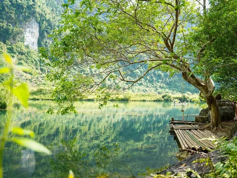 Đẹp mê mẩn làn nước trong xanh tại đập Bắc Mỏ, Lạng Sơn