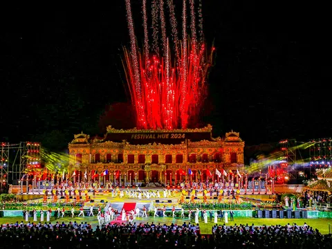 Bế mạc Tuần lễ Festival Nghệ thuật quốc tế 2024: Lời hẹn “Về Huế Festival”