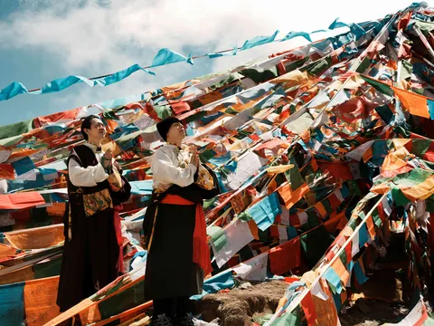 Theo chân bộ đôi VUNGOC&SON khám phá vùng đất Tây Tạng huyền bí