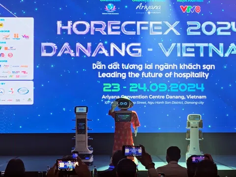 Đà Nẵng: Dàn robot du lịch hoạt náo tại Diễn đàn công nghệ ngành khách sạn