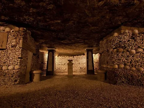 Hầm mộ Paris (Catacombs): Điểm du lịch rùng rợn hút khách tại Pháp