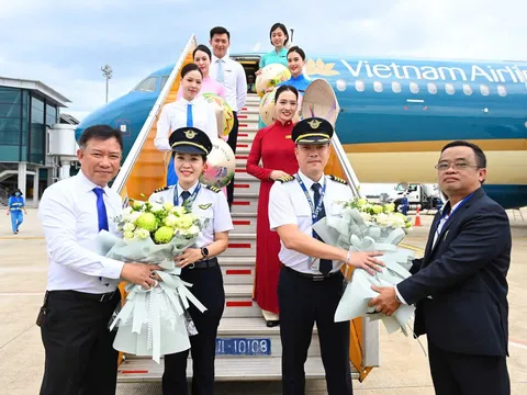Vietnam Airlines đón hành khách thứ 350 triệu đúng dịp kỷ niệm 65 năm ngành Du lịch Việt Nam