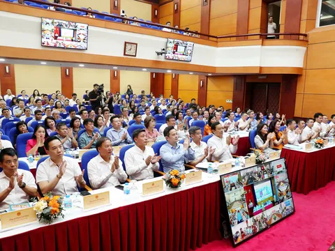 Bộ VHTTDL sơ kết 6 tháng đầu năm: Du lịch tăng trưởng ấn tượng, tiếp tục là điểm sáng