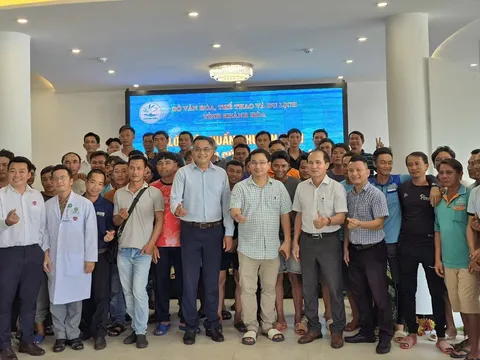 Nam Khánh Hòa tập huấn bơi, lặn – Nâng cao an toàn cho du lịch biển đảo