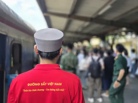 Vé tàu Tết Bính Ngọ 2026 chính thức "lên sàn" vào 20/9, hàng nghìn người đổ xô đặt vé