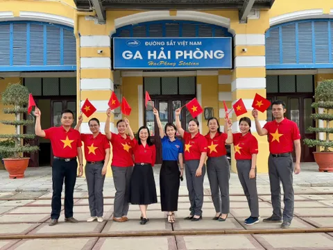 Hải Phòng chạy thử đôi tàu hỏa chở công nhân viên chức đi làm với giá vé ưu đãi bất ngờ
