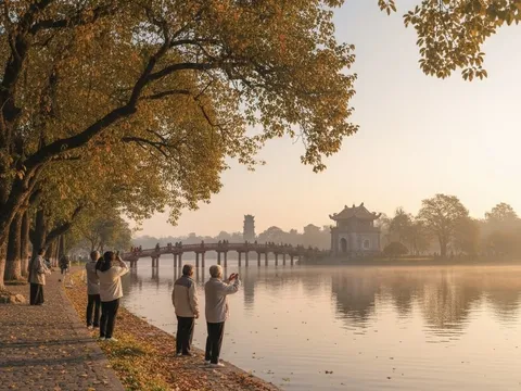 Khám phá vẻ đẹp diệu kỳ mùa thu Hà Nội và những trải nghiệm "phải thử” làm say đắm lòng du khách