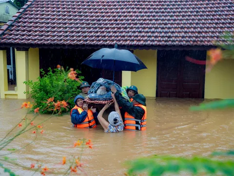 Khi những tấm gương bình dị trở thành người anh hùng thầm lặng