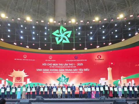 Bế mạc Hội chợ Mùa Thu lần thứ nhất 2025: dấu ấn kỷ lục và không gian trưng bày giàu bản sắc