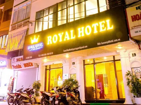 Vụ hủy phòng Royal Hotel – Bài học về tính minh bạch hợp đồng và nghiệp vụ du lịch