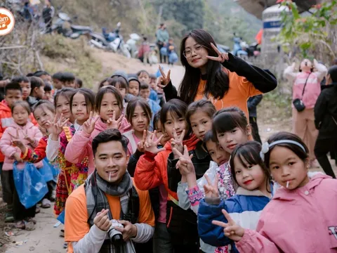 Thủy cung Lotte World Hà Nội sưởi ấm mùa đông với dự án “Áo ấm cho em”